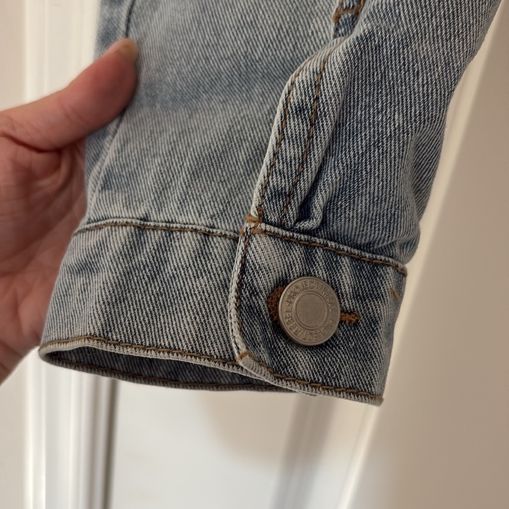 Cropped Denim Jacket - Picture 5 of 6